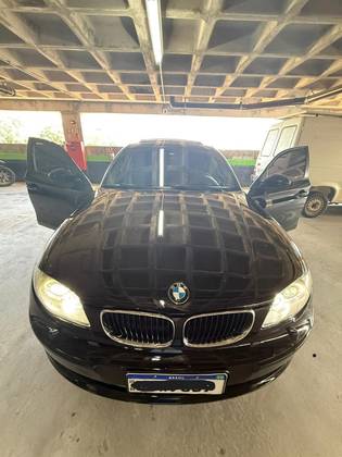 BMW 120i 2.0 TOP HATCH 16V GASOLINA 4P AUTOMÁTICO BMW 120i 2.0 TOP HATCH 16V GASOLINA 4P AUTOMÁTICO